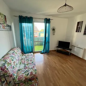Calme, Lumineux Avec Balcon Appartement