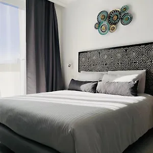 By Promenade And Appartement Sliema